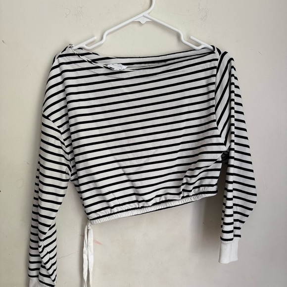 Sundays- Cleo Pullover- BKHS size S - Picture 3 of 4